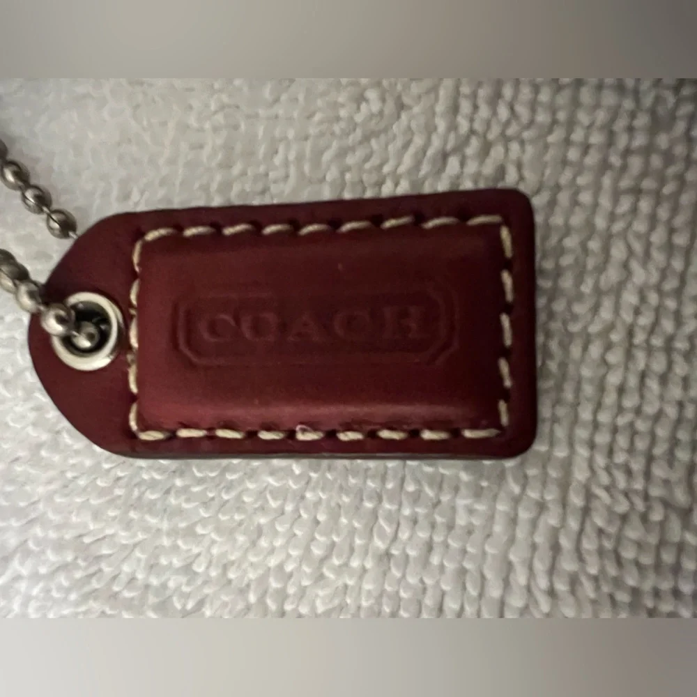 vintage Coach Soho leather wristlet in red - Picture 7 of 7